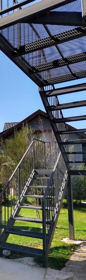 Mosqueteras Duplex Alojamientos Patagonicos Villa La Angostura Eksteriør billede
